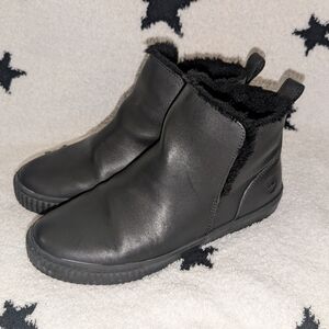 Timberland Skyla Bay Slip On Boots Black Women's Size 7.5 Gently Worn